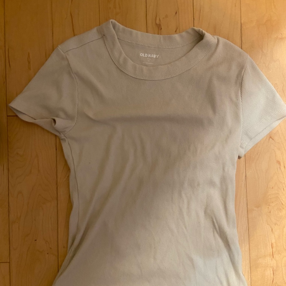 Old Navy Cream Fitted Short Sleeve Tee